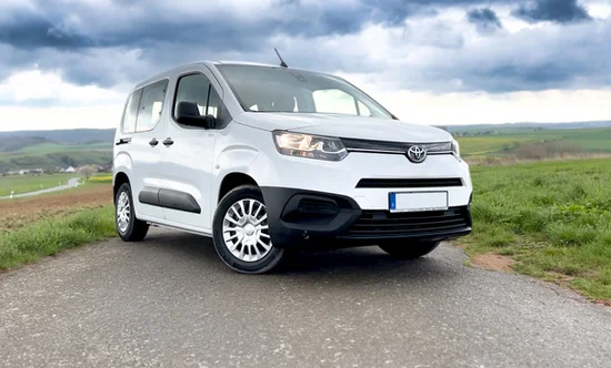 Bild 4: Toyota Proace City Verso Flow – Kompakter Hochdach-Kombi für 5 Personen — Kandidat 4 (aus Datenblatt)
