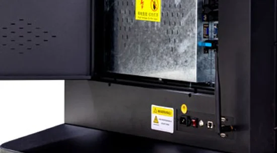 Bild 3: Indoor Stele – Digital-Signage-Terminal 55" — Kandidat 3 (aus Datenblatt)
